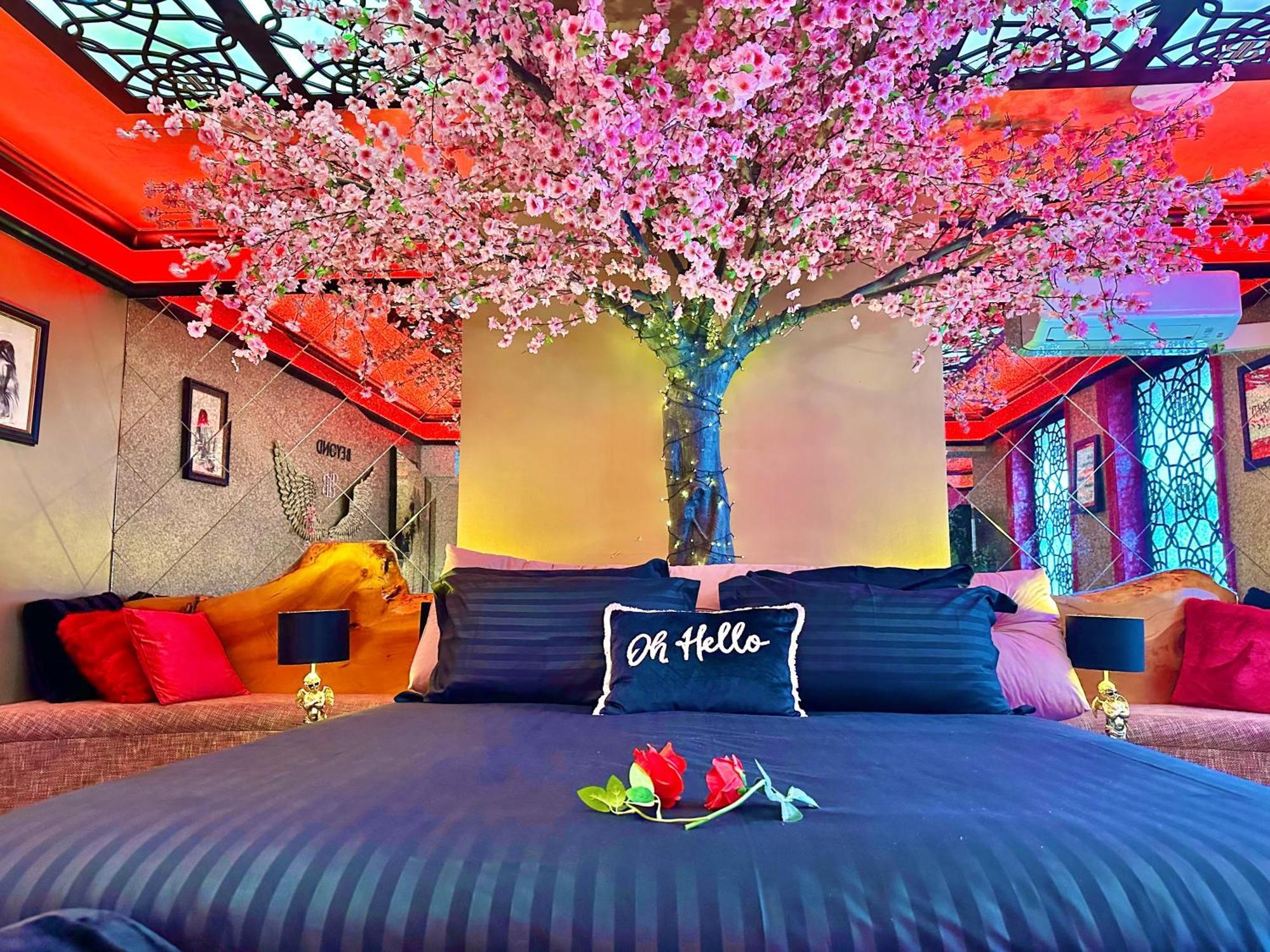 Beyond - Romantic Basement Apartment - Close To Beach - With Parking Борнмут Екстер'єр фото